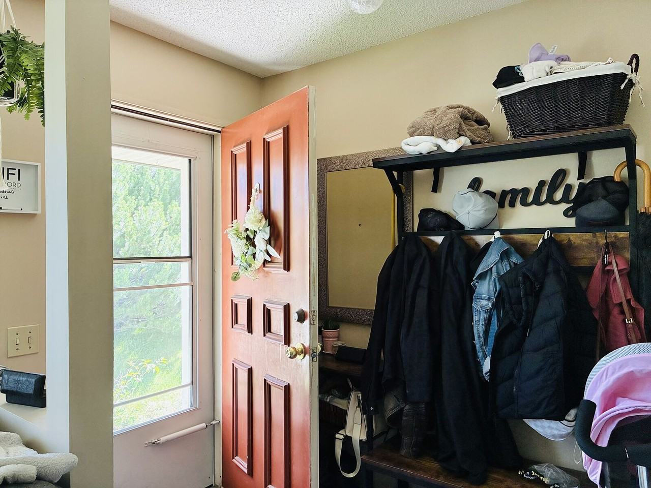 65 Strathcona Cres Sw - Photo 3 of 20