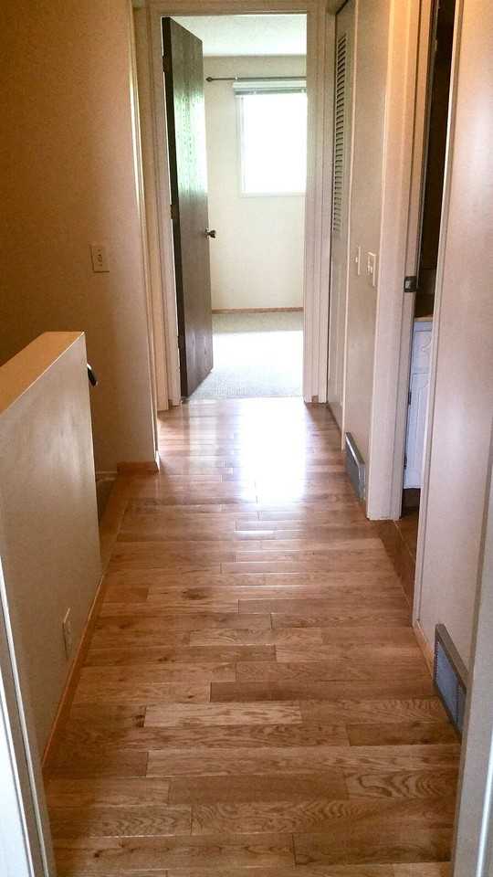 65 Strathcona Cres Sw - Photo 7 of 20