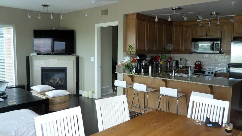 920 5 Ave Sw - Photo 2 of 18
