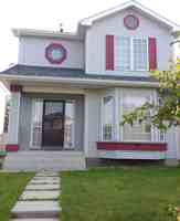 featured image of 37 River Rock Rd Se