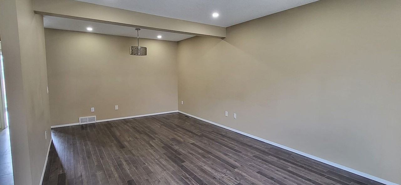 37 River Rock Rd Se - Photo 3 of 29