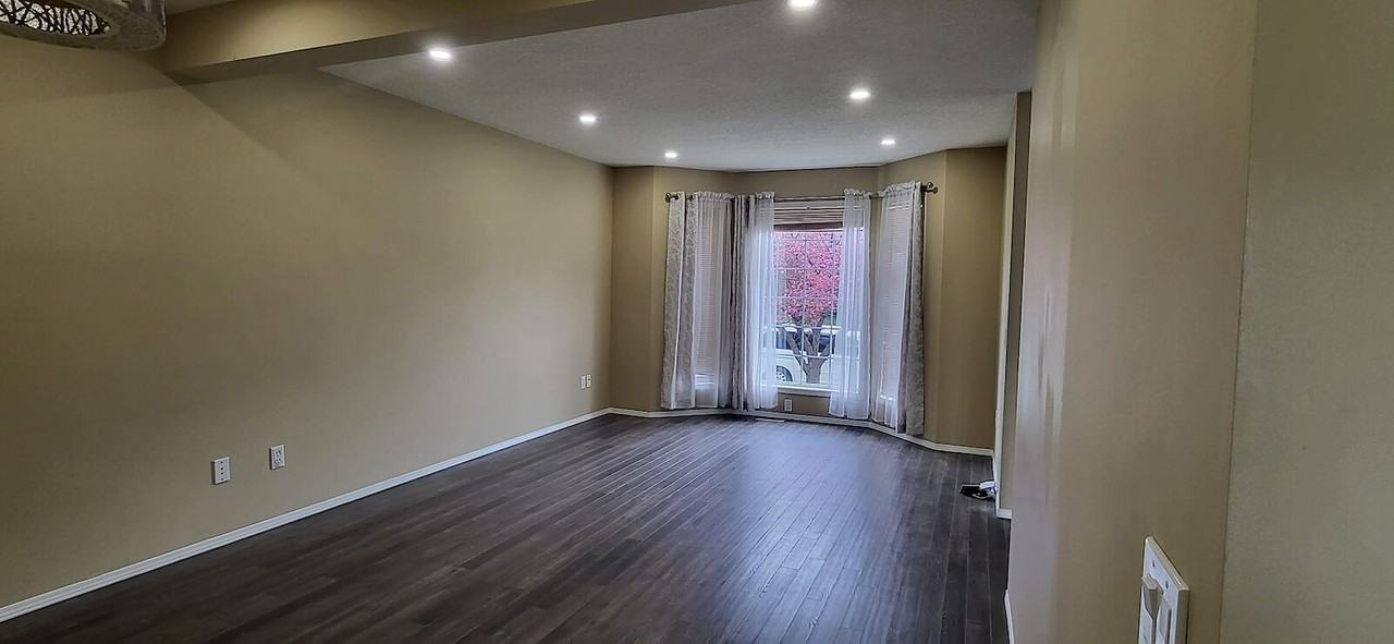 37 River Rock Rd Se - Photo 4 of 29