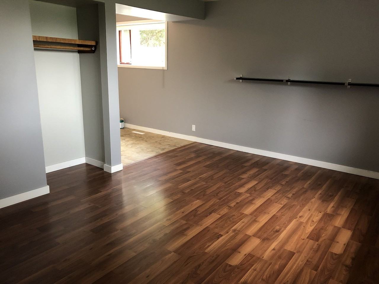 604 Margaret Ave Se - Photo 3 of 16