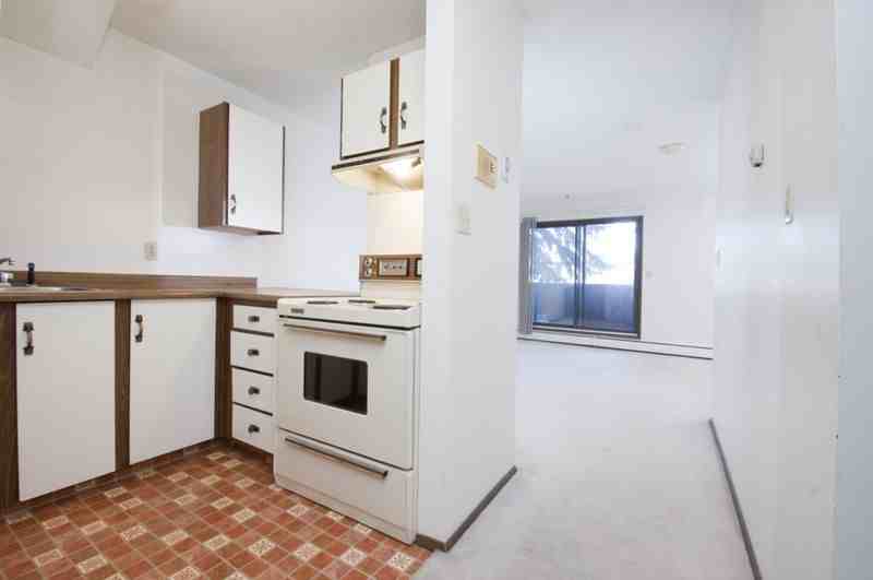 2527 1 Ave Nw - Photo 6 of 13
