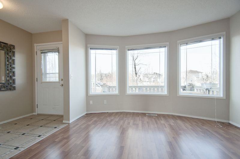 123 Somervale Close Sw - Photo 5 of 29