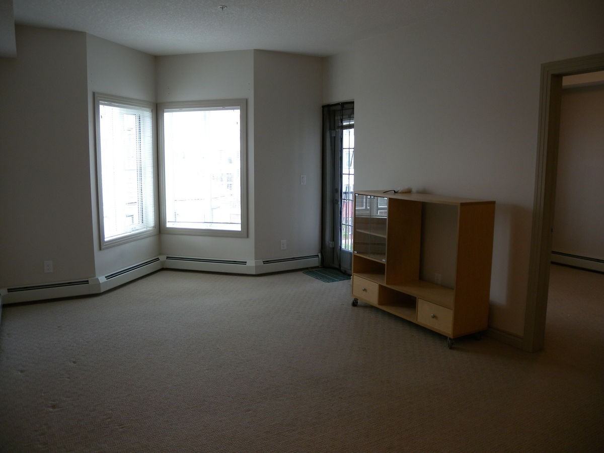70 Royal Oak Plaza Nw - Photo 3 of 7