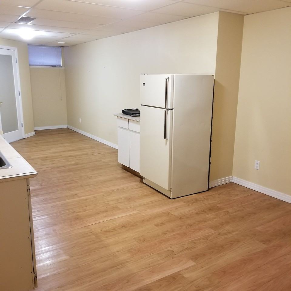 7903 164 St Nw - Photo 2 of 10