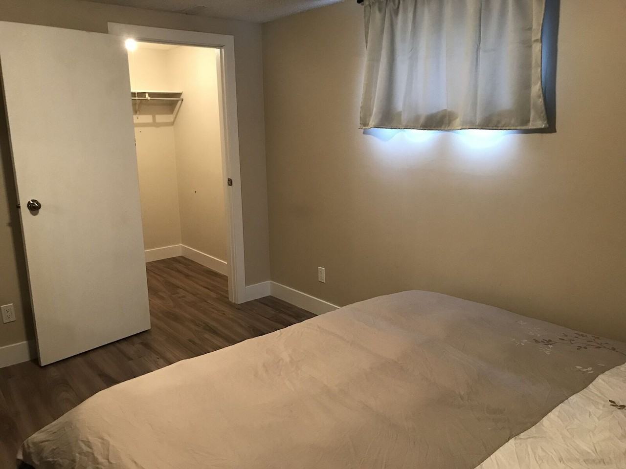 704 Olympia Cres Se - Photo 6 of 14