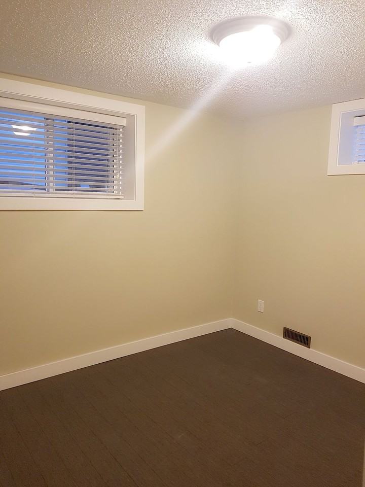 2017 31 St Sw - Photo 5 of 6