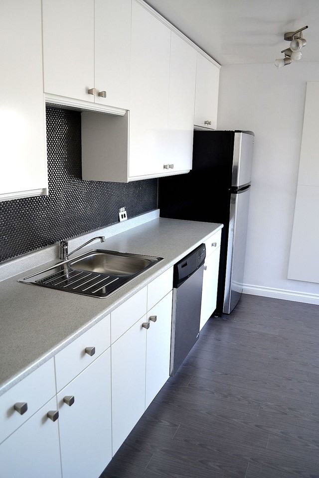 932 15 Ave Ne - Photo 3 of 6