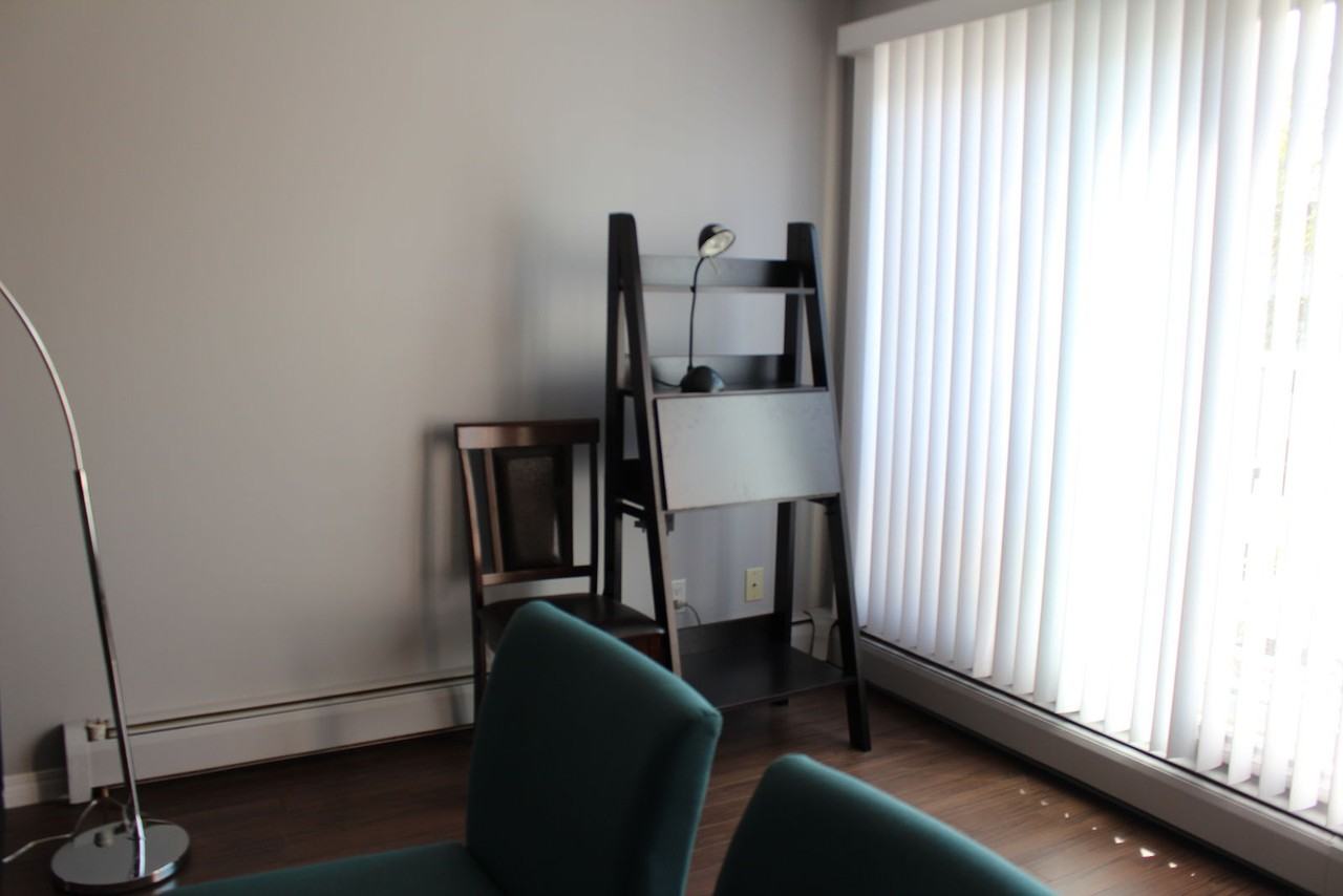 11219 103a Ave Nw - Photo 3 of 14
