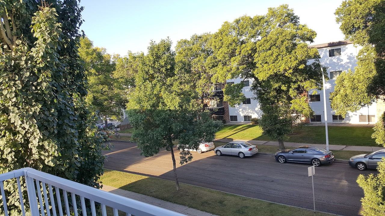 11219 103a Ave Nw - Photo 6 of 14