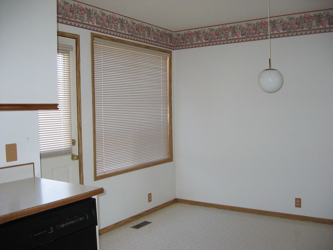 224 Martindale Dr Ne - Photo 7 of 8