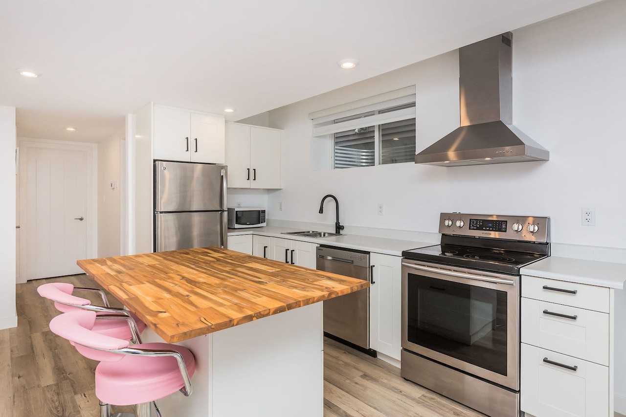10817 150 St Nw - Photo 4 of 15