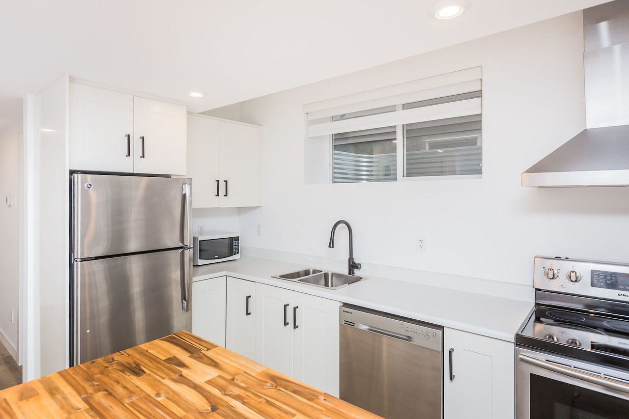 10817 150 St Nw - Photo 6 of 15