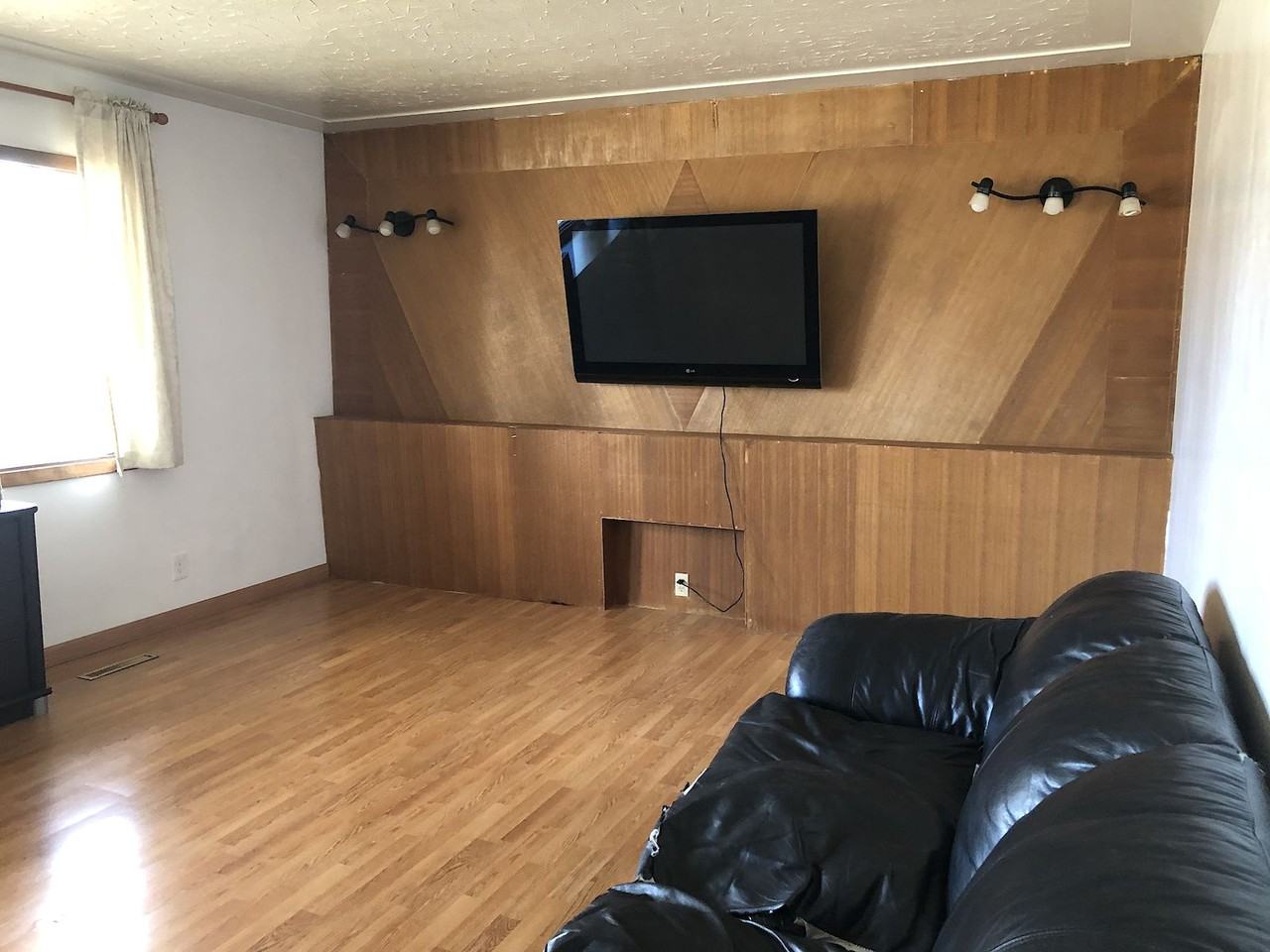 12719 95 St Nw - Photo 3 of 16