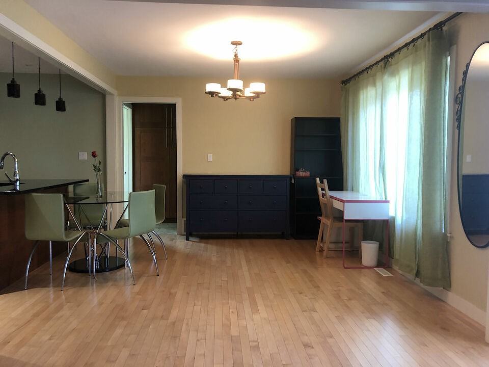 10605 63 Ave Nw - Photo 5 of 20