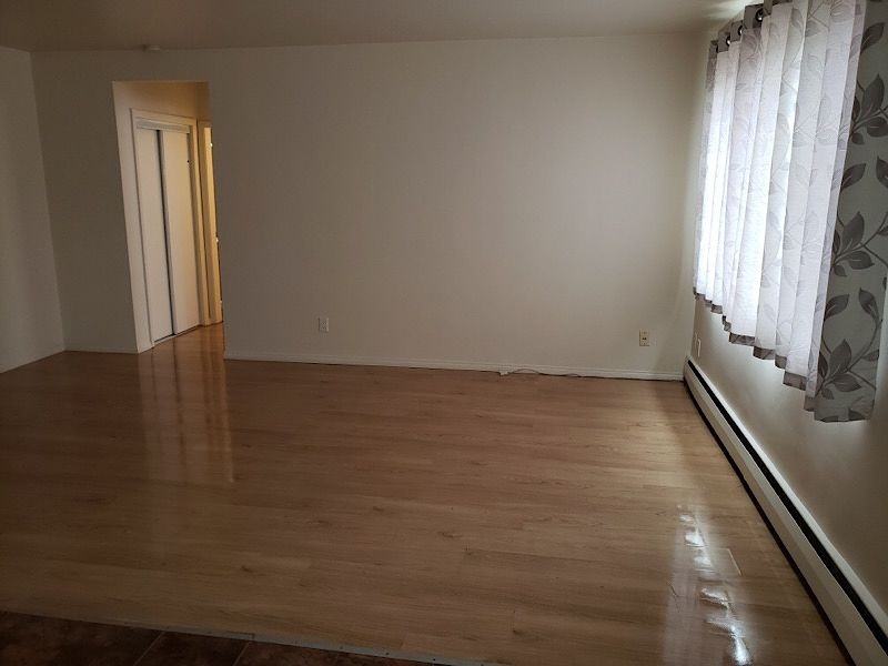 10032 112 St Nw - Photo 4 of 5