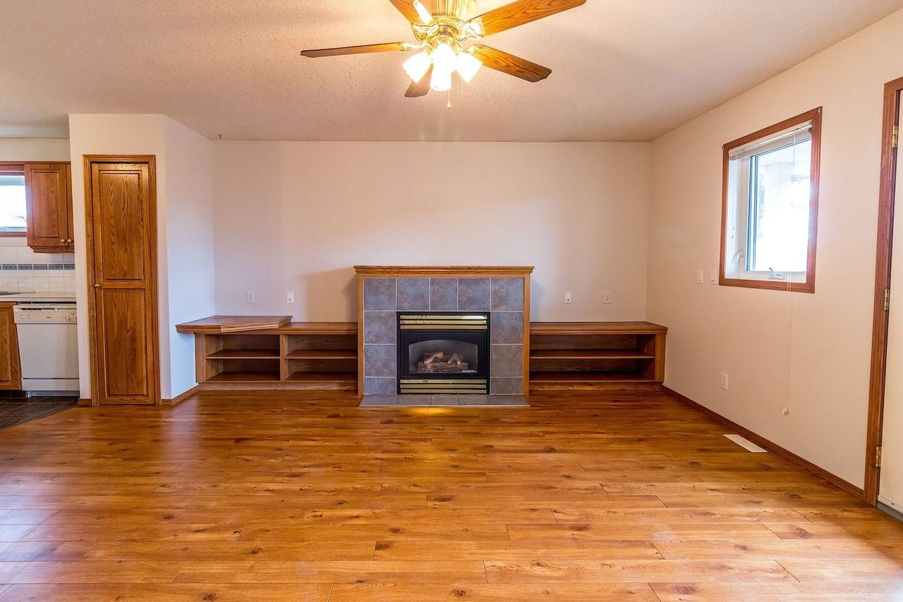 1724 42 St Se - Photo 3 of 12