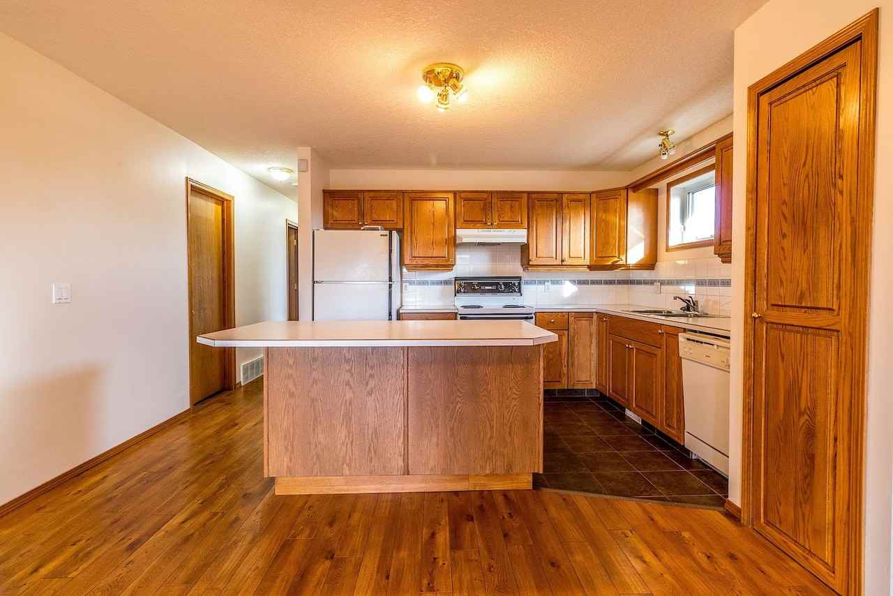 1724 42 St Se - Photo 5 of 12