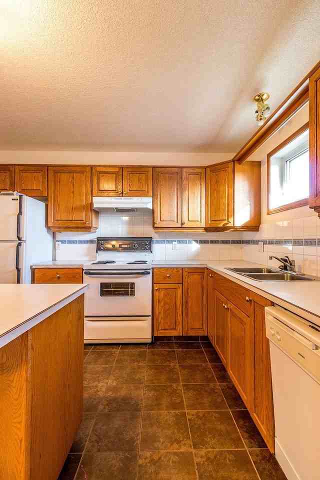 1724 42 St Se - Photo 6 of 12
