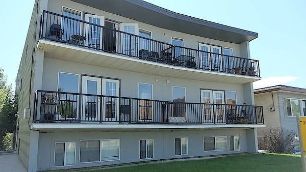 1823 26 Ave Sw - Photo 2 of 25