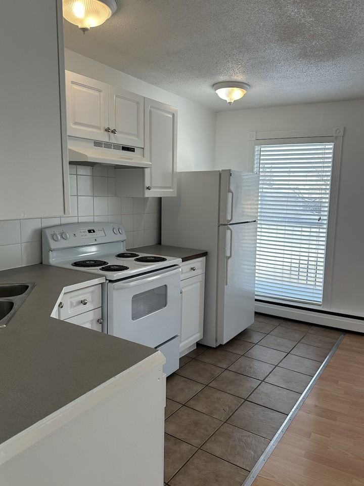 1823 26 Ave Sw - Photo 6 of 25