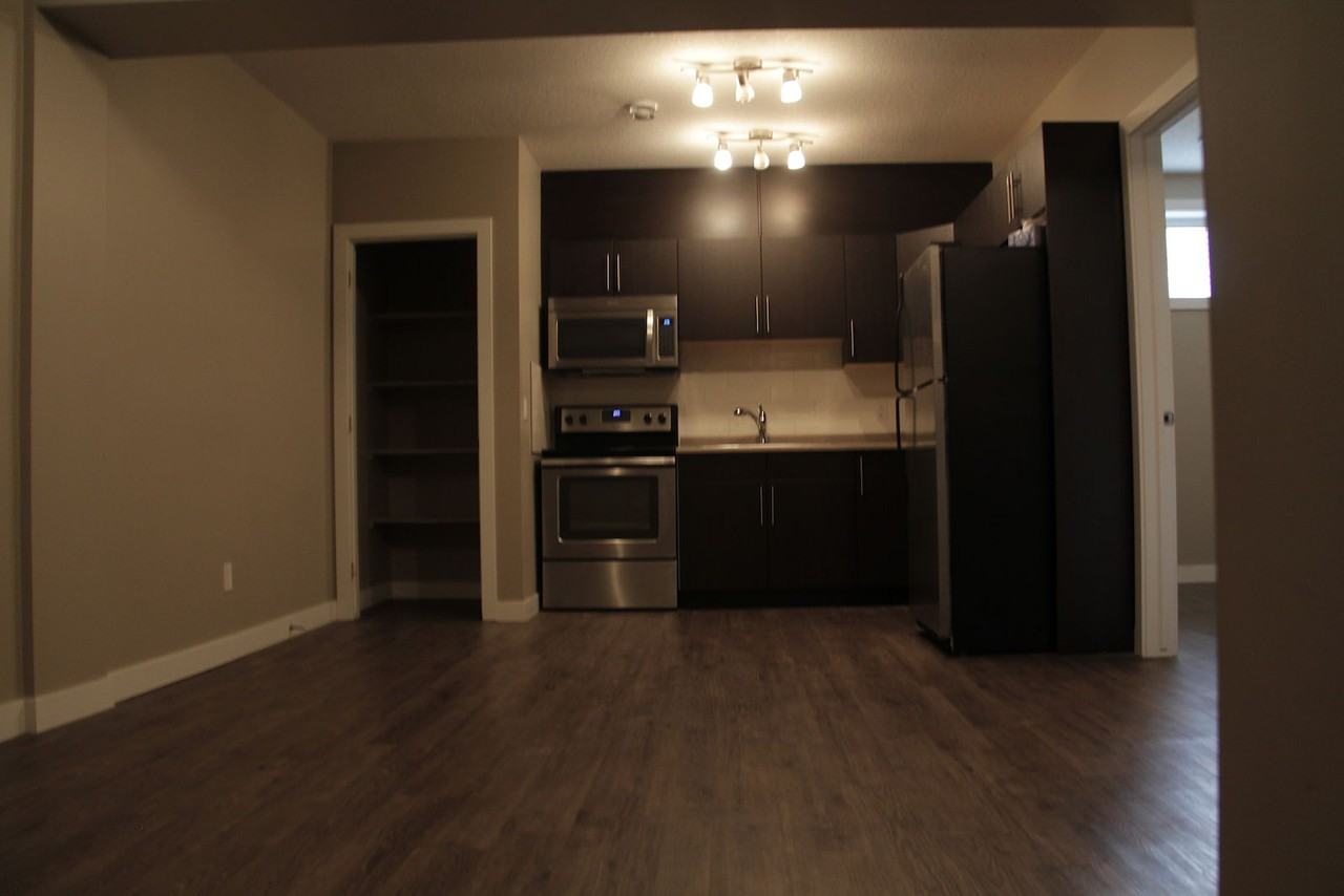 11040 84 Ave Nw - Photo 3 of 11