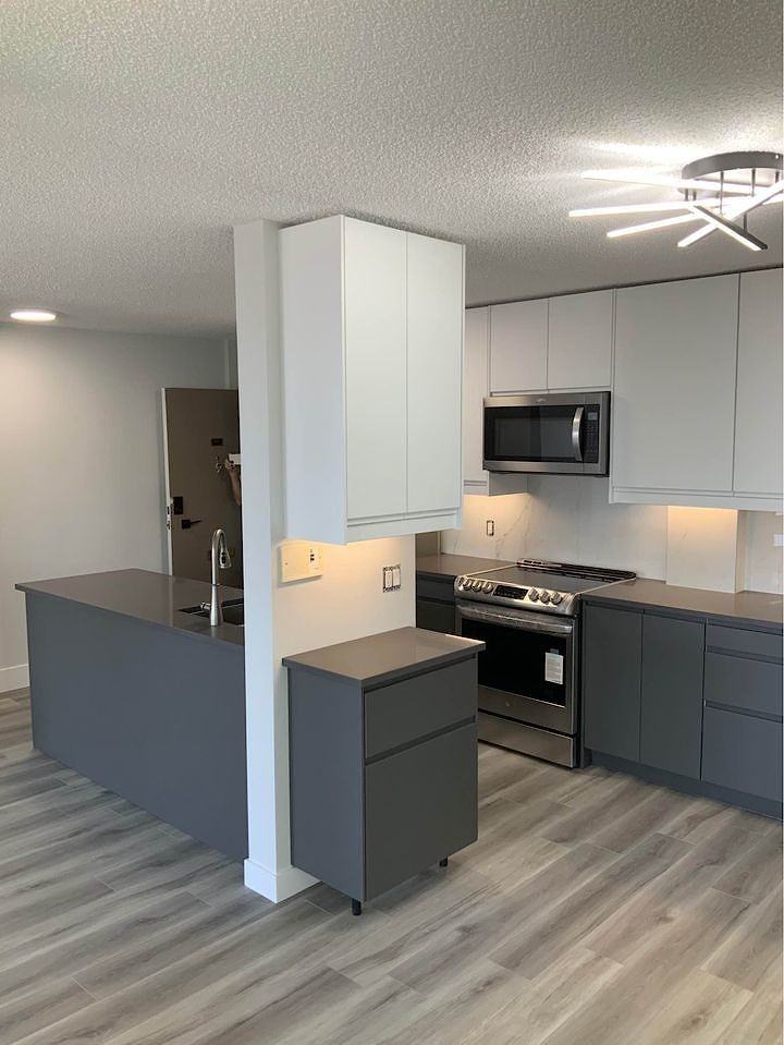 10160 Centurion Tower - Photo 2 of 12