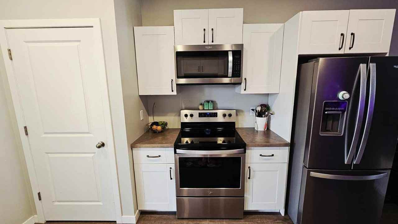 1409 Main - 1409 20 Avenue - Photo 3 of 11
