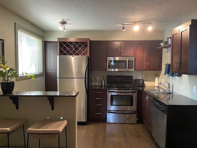 2902 - 2902 17 Ave Sw - Photo 3 of 11