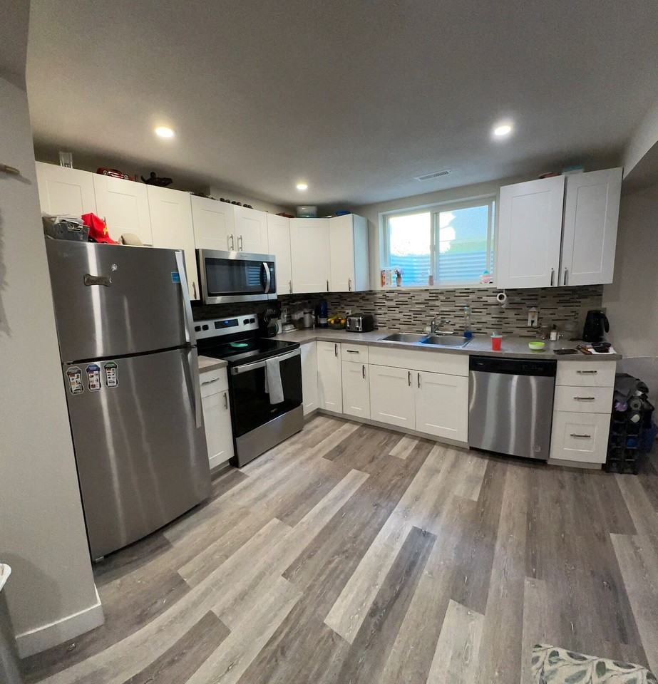 1528 45 St Se - Photo 3 of 31