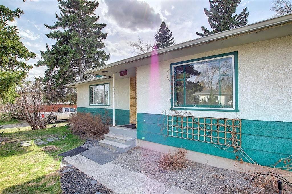 7423 23 St Se - Photo 2 of 27