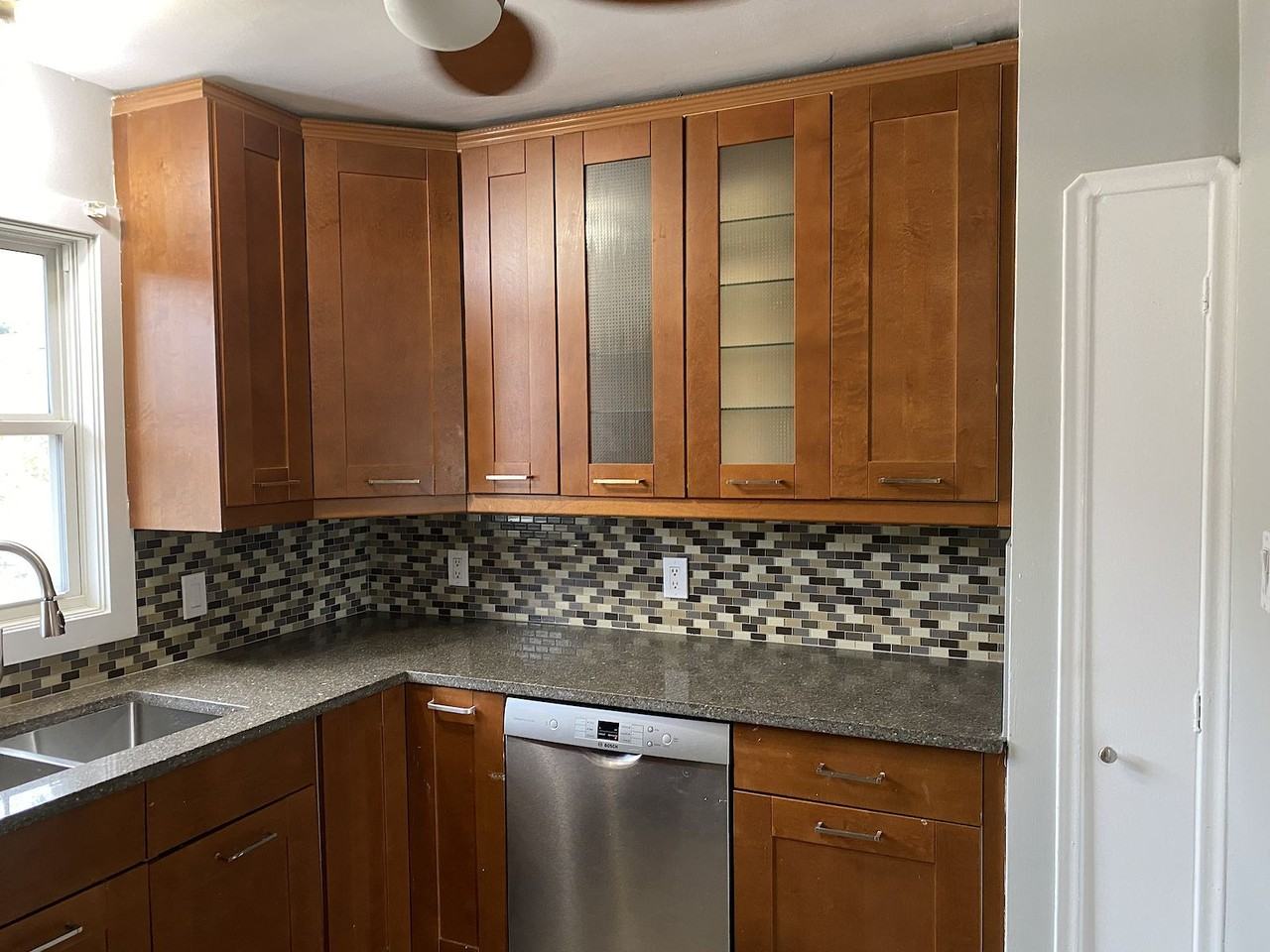 11715 139 St Nw - Photo 3 of 19