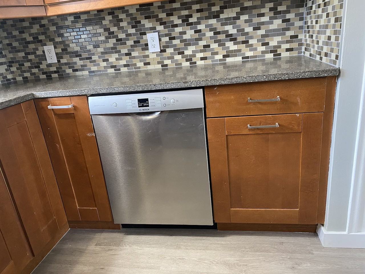 11715 139 St Nw - Photo 7 of 19