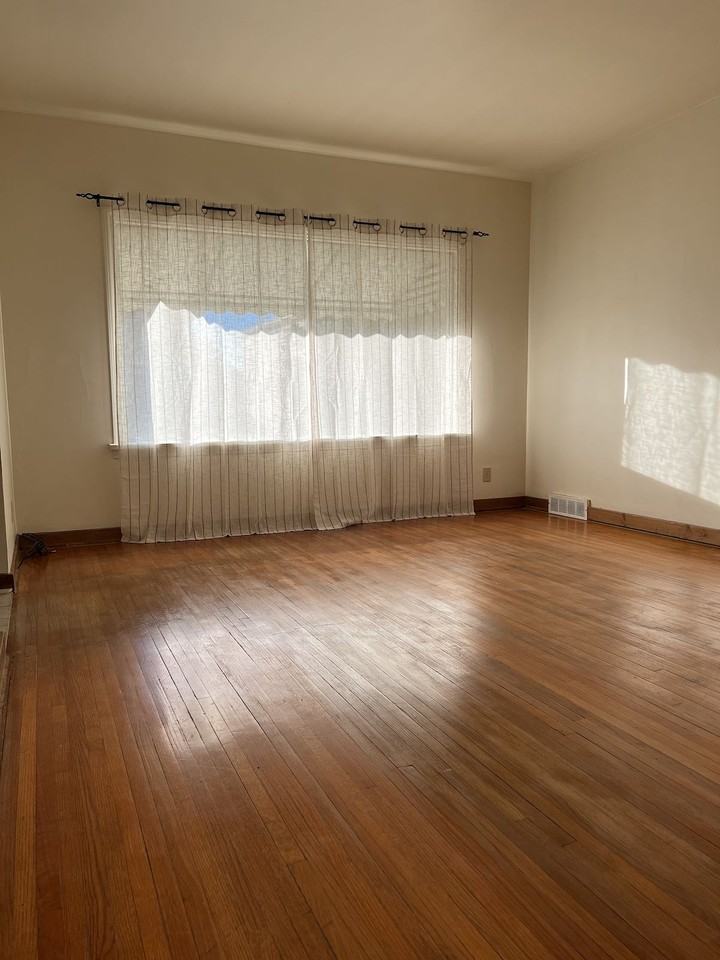 3524 Centre St Ne - Photo 2 of 6