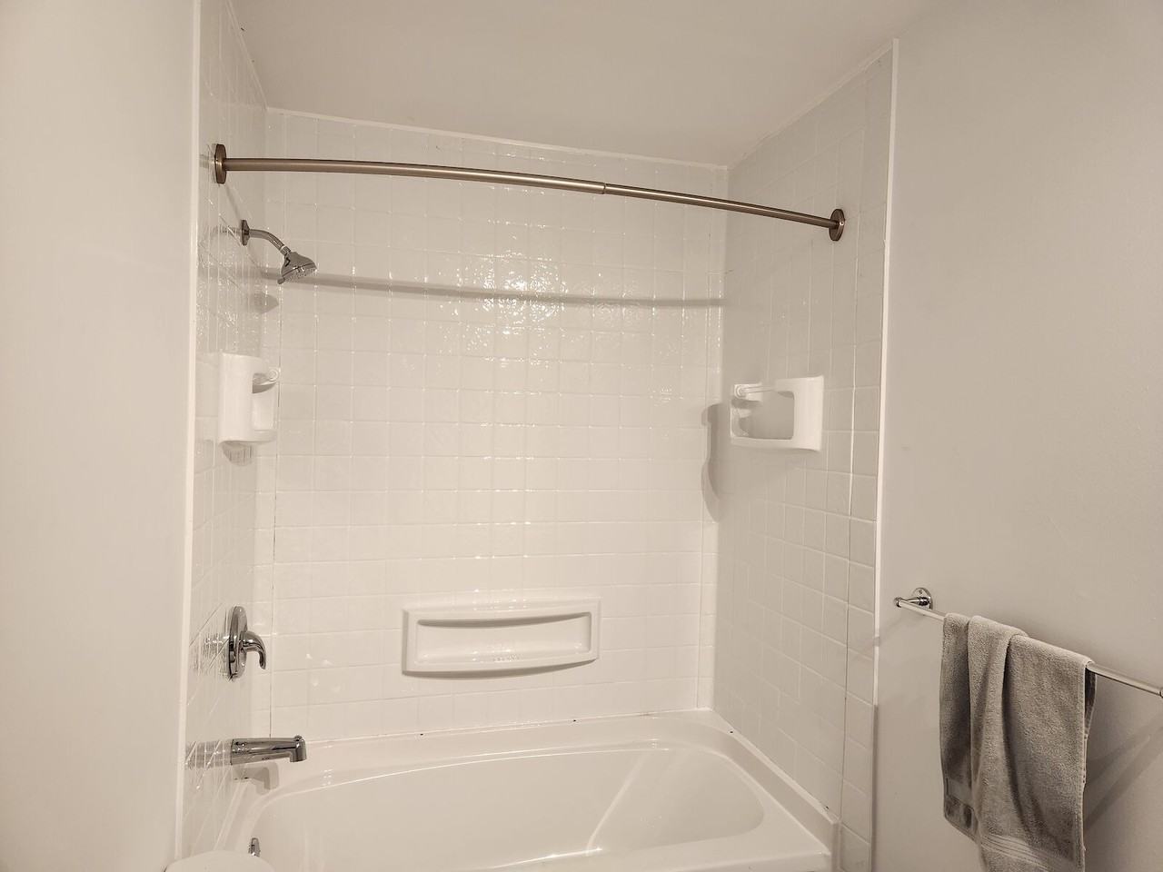 10334 154 St Nw - Photo 5 of 11