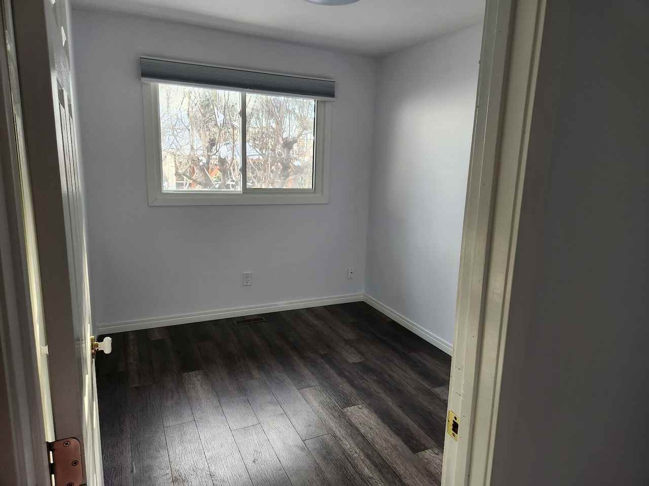 10334 154 St Nw - Photo 6 of 11
