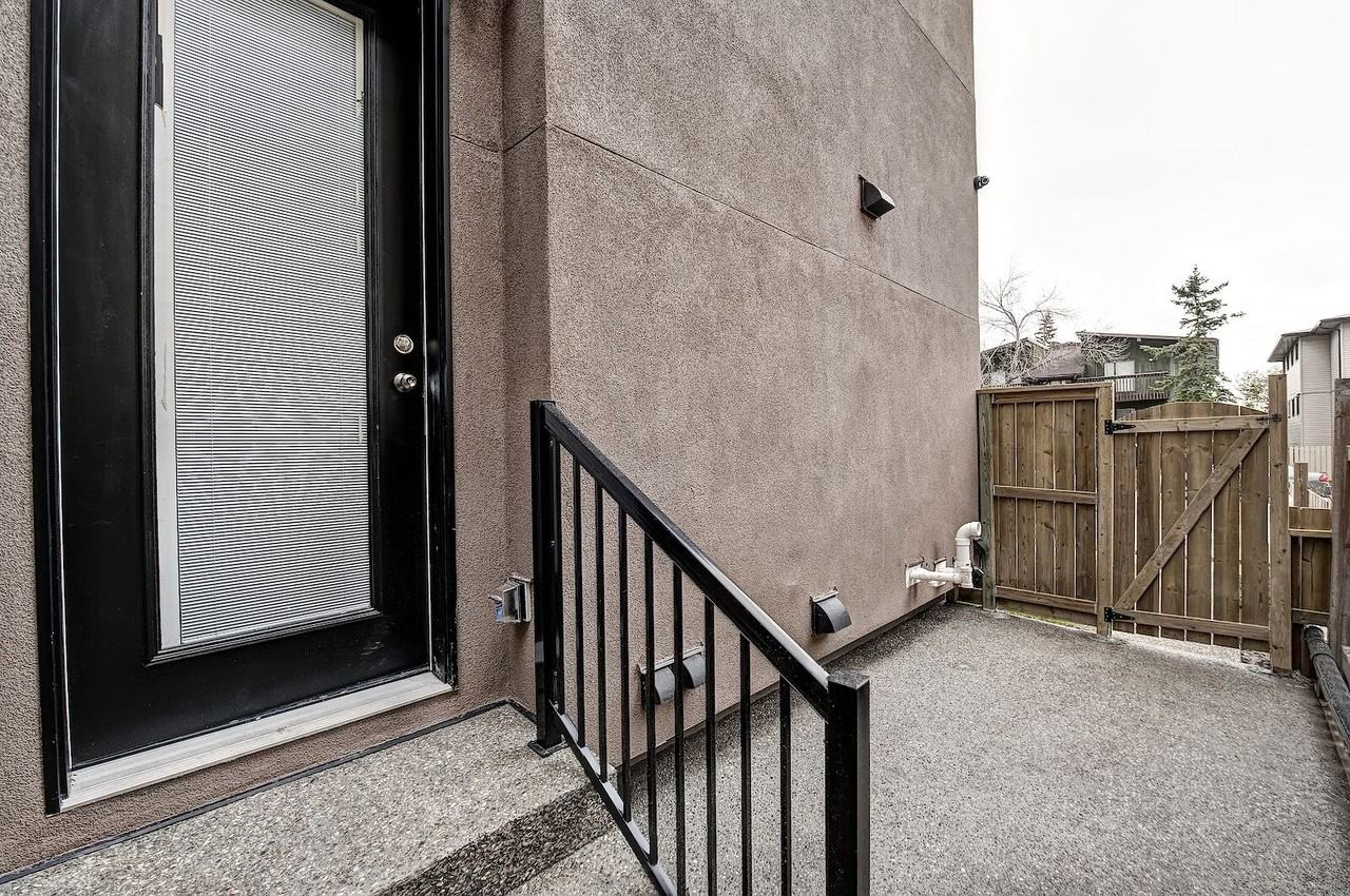 4231 16 Ave Se - Photo 4 of 19