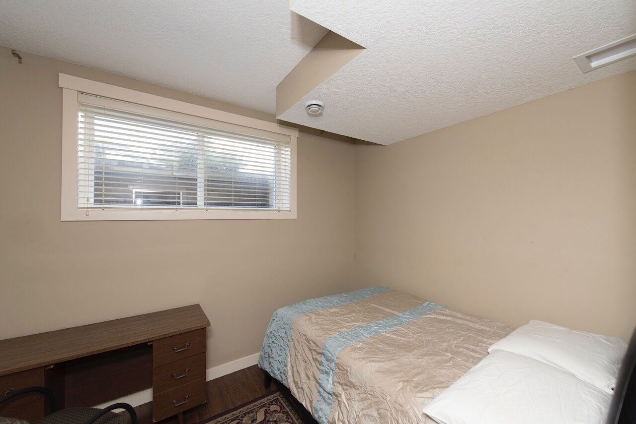 4231 16 Ave Se - Photo 5 of 19