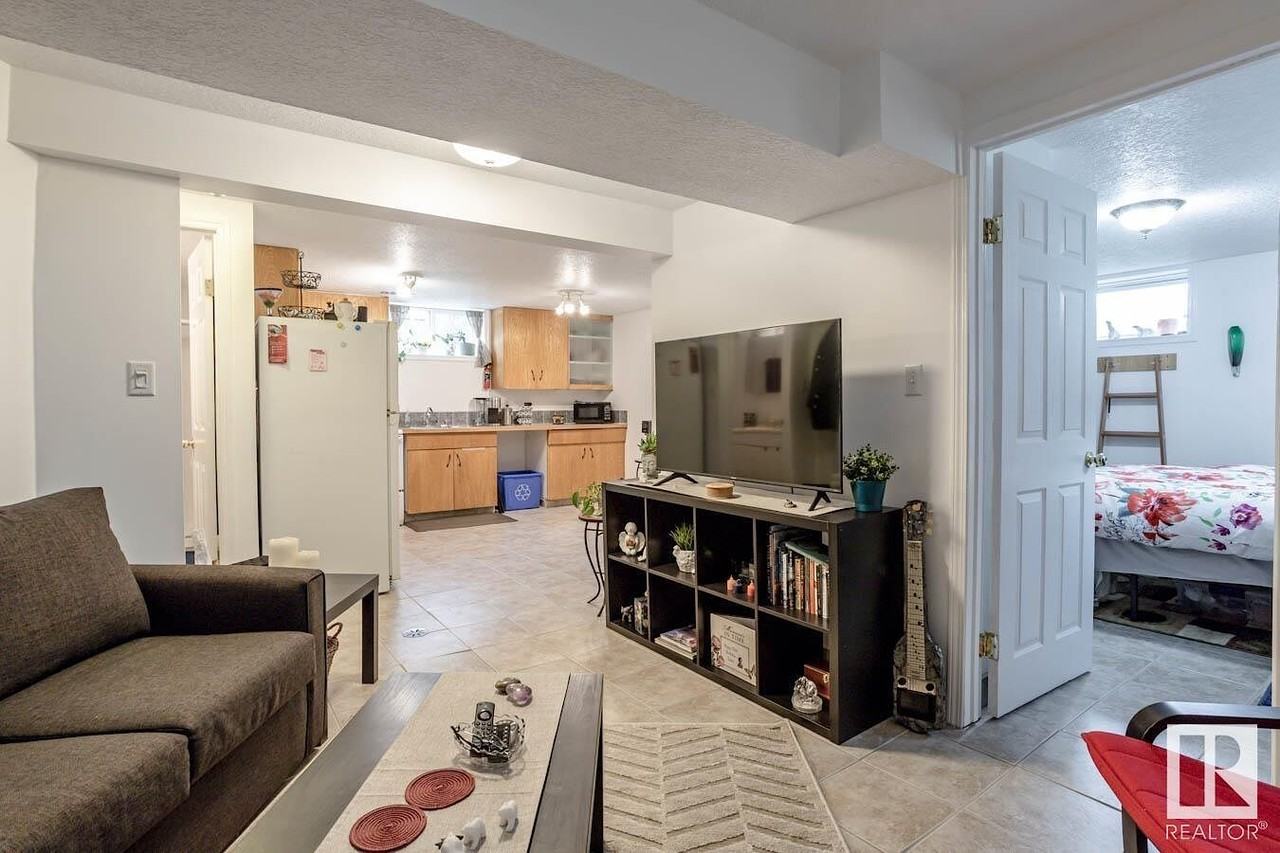 13620 118 Ave Nw - Photo 3 of 23