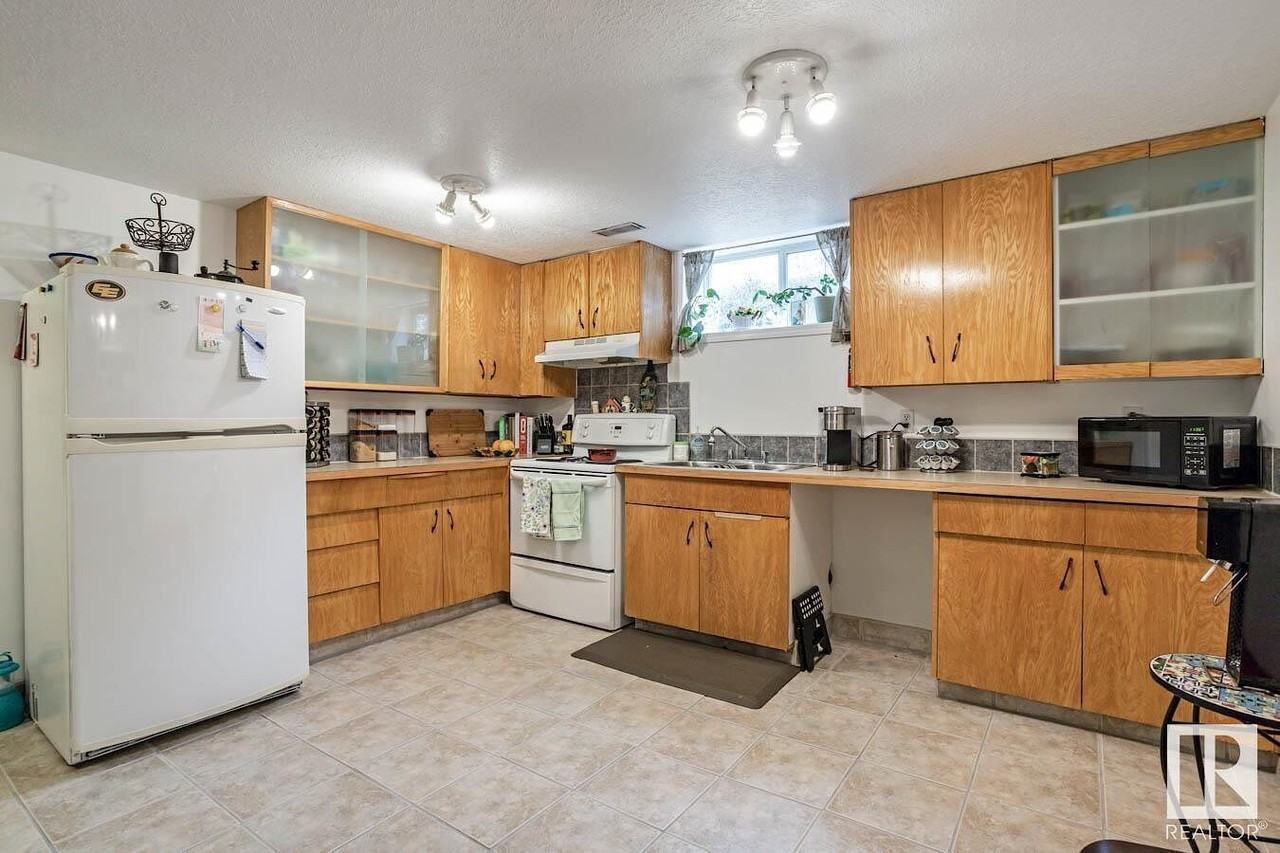 13620 118 Ave Nw - Photo 7 of 23
