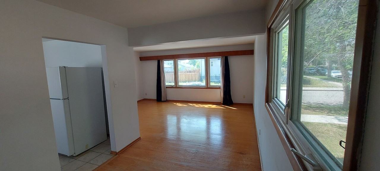 7835 113 St Nw - Photo 2 of 11