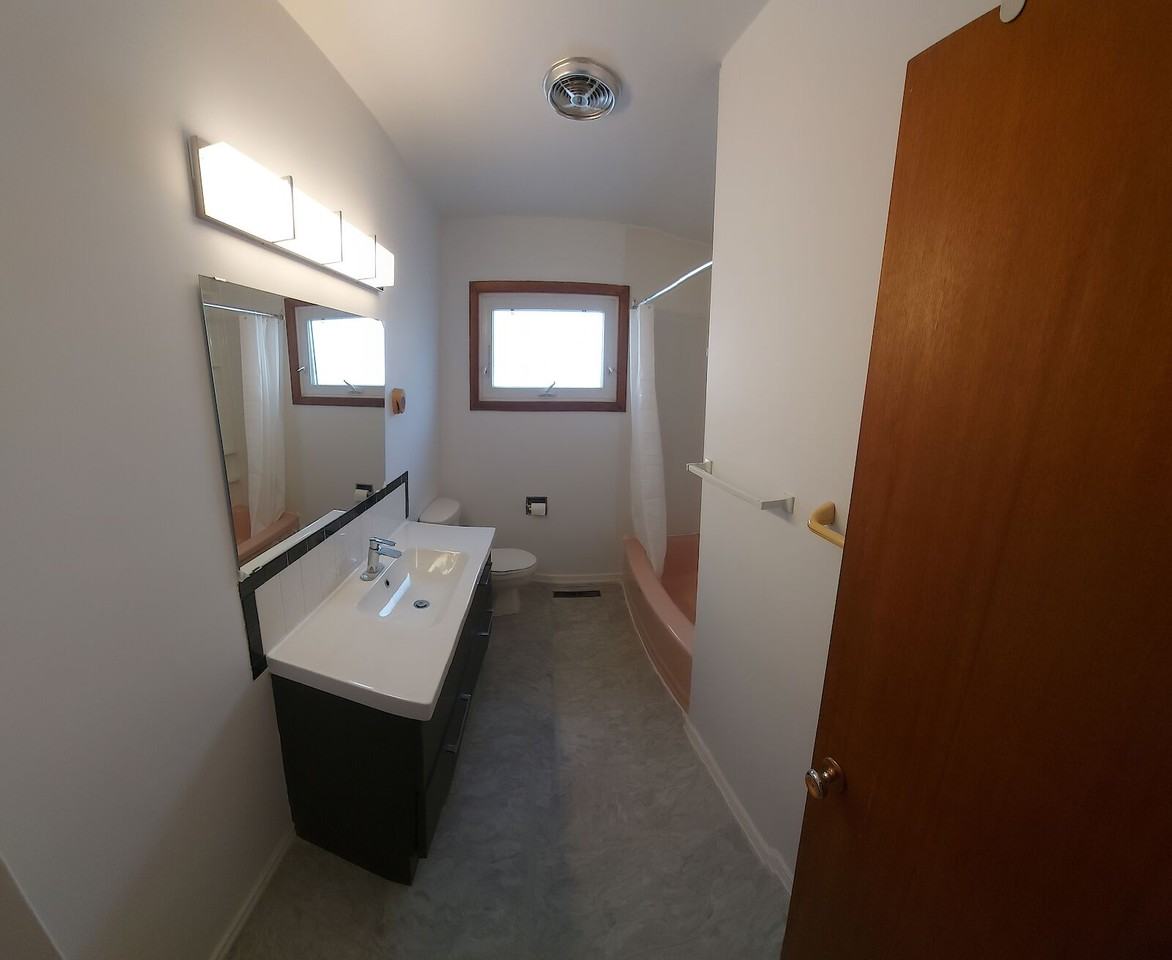 7835 113 St Nw - Photo 7 of 11