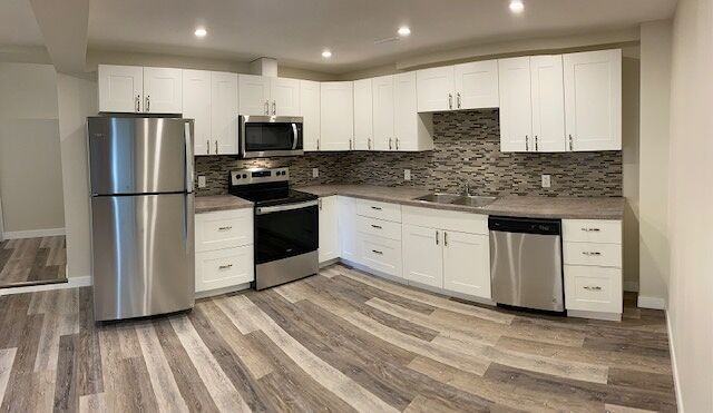 1527 42 St Se - Photo 4 of 18