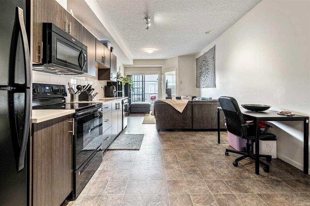 215 - 215 Legacy Boulevard Southeast - Photo 6 of 38