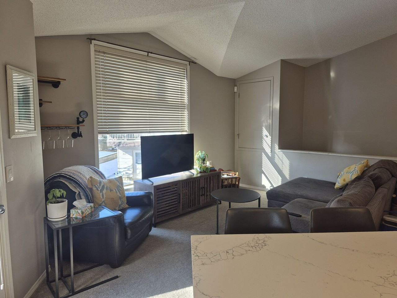 11 Everridge Sq Sw - Photo 4 of 14