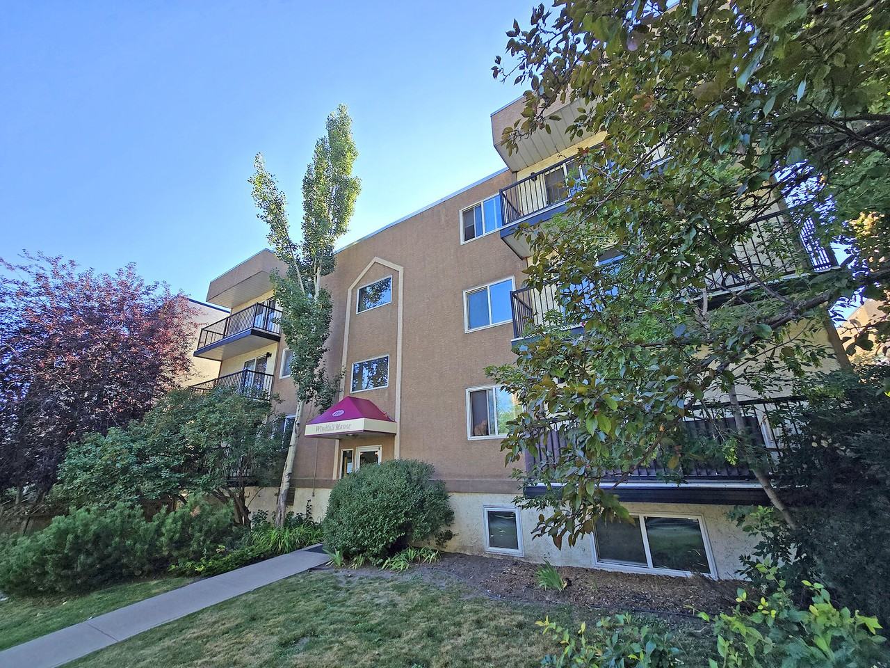 2311 17b St Sw - Photo 3 of 24