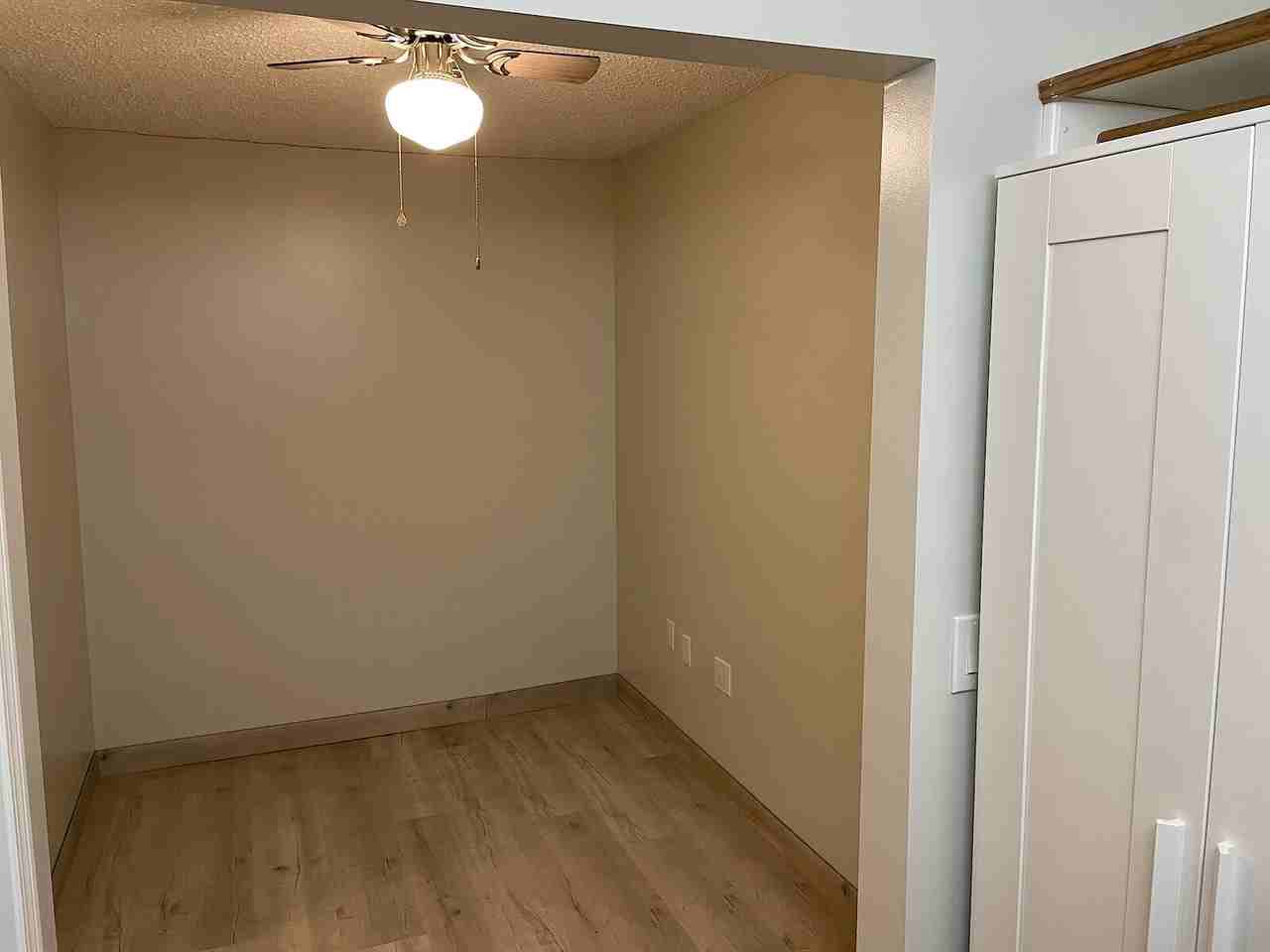 934 19 St - Photo 6 of 6