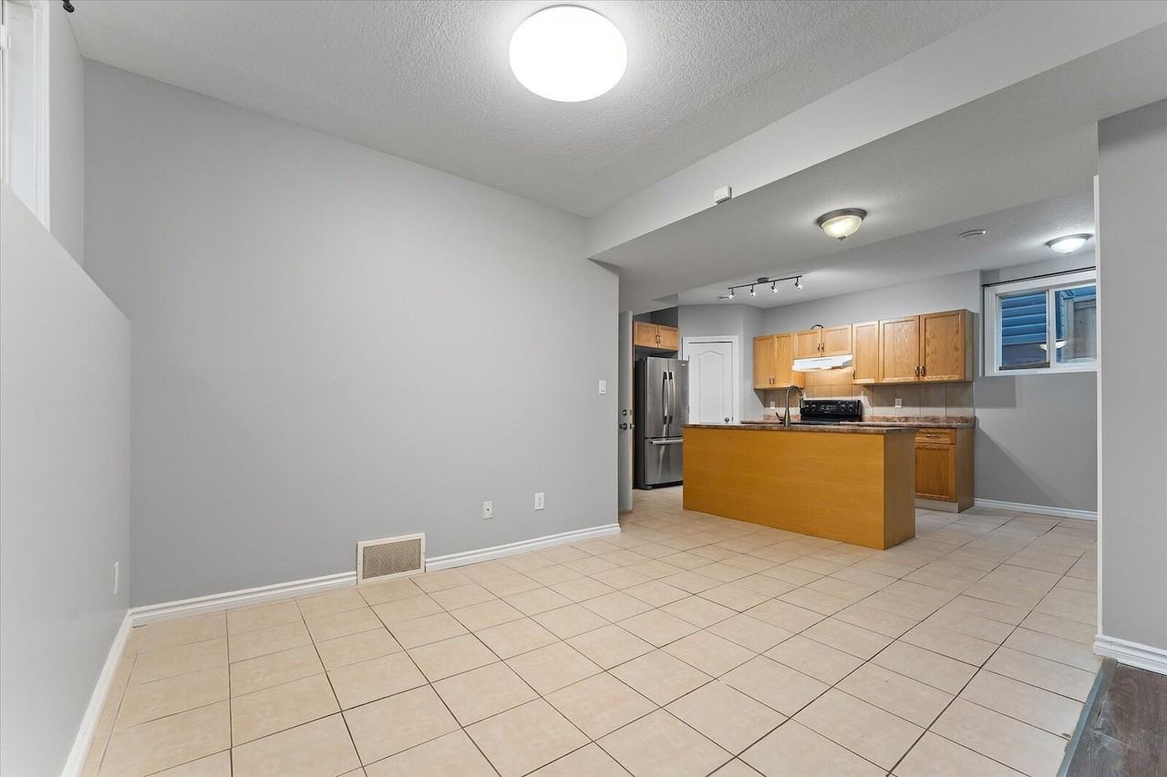 9538 -9538 109 Ave Nw - Photo 3 of 17